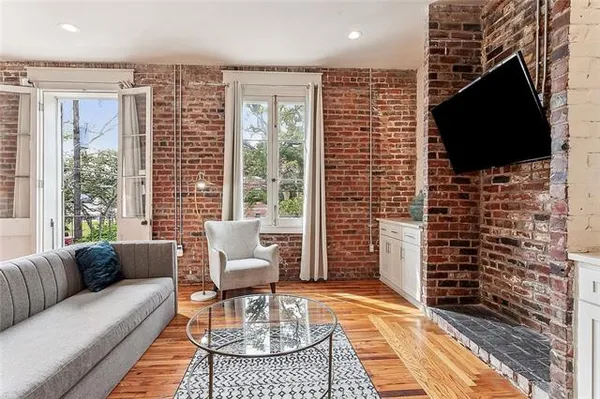 $419,500 | 427 Esplanade Avenue, Unit 201, New Orleans, LA 70116