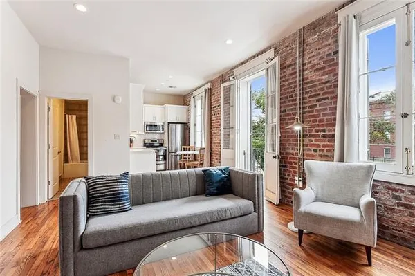 $419,500 | 427 Esplanade Avenue, Unit 201, New Orleans, LA 70116