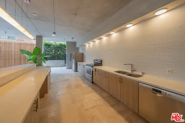 $4,200 | 124 West Colorado Street, Unit 105, Glendale, CA 91204