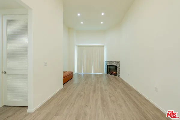 $4,200 | 124 West Colorado Street, Unit 105, Glendale, CA 91204