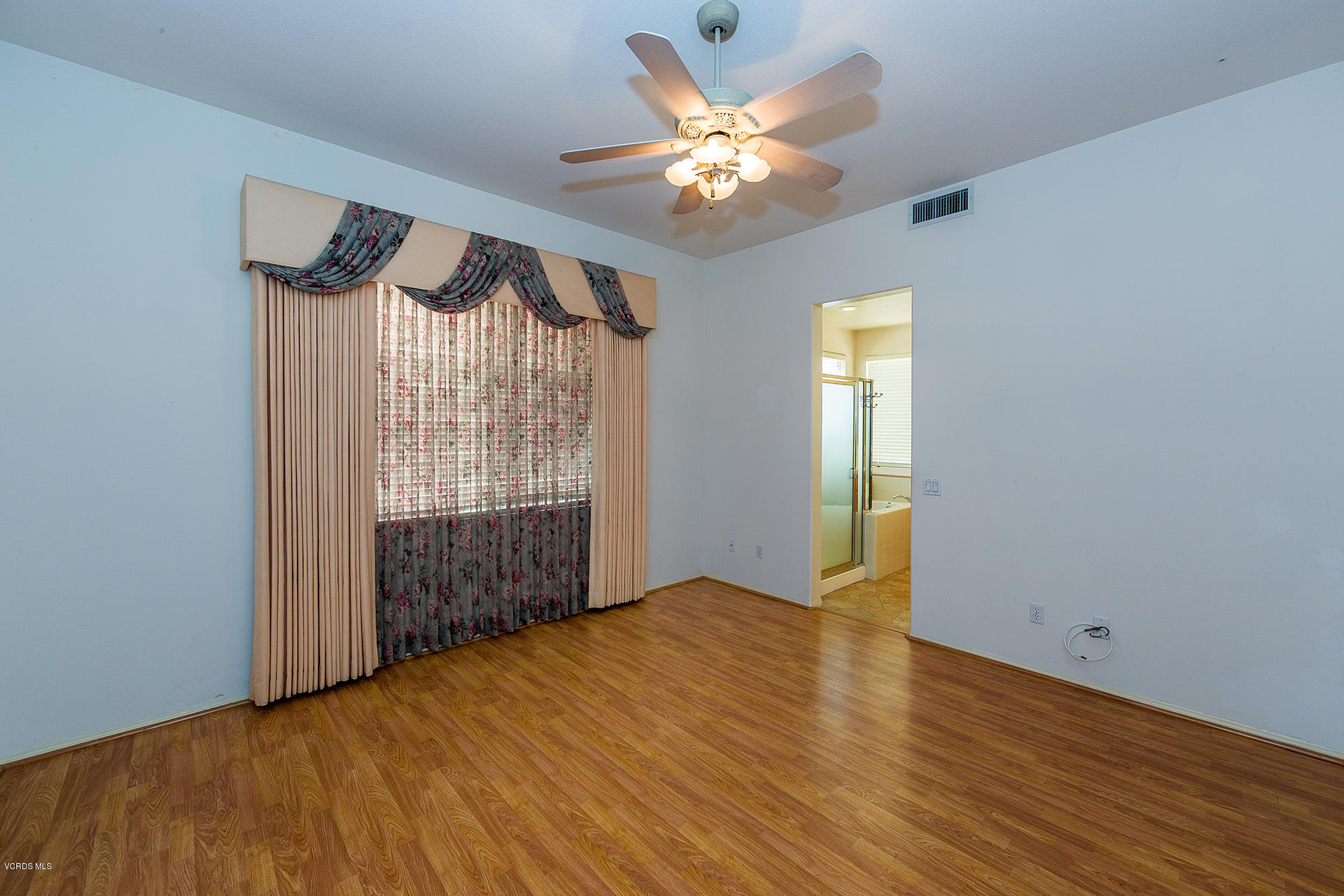 2505 Parade Avenue Simi Valley, CA 93063 - Photo 8 of 14 Master Bedroom