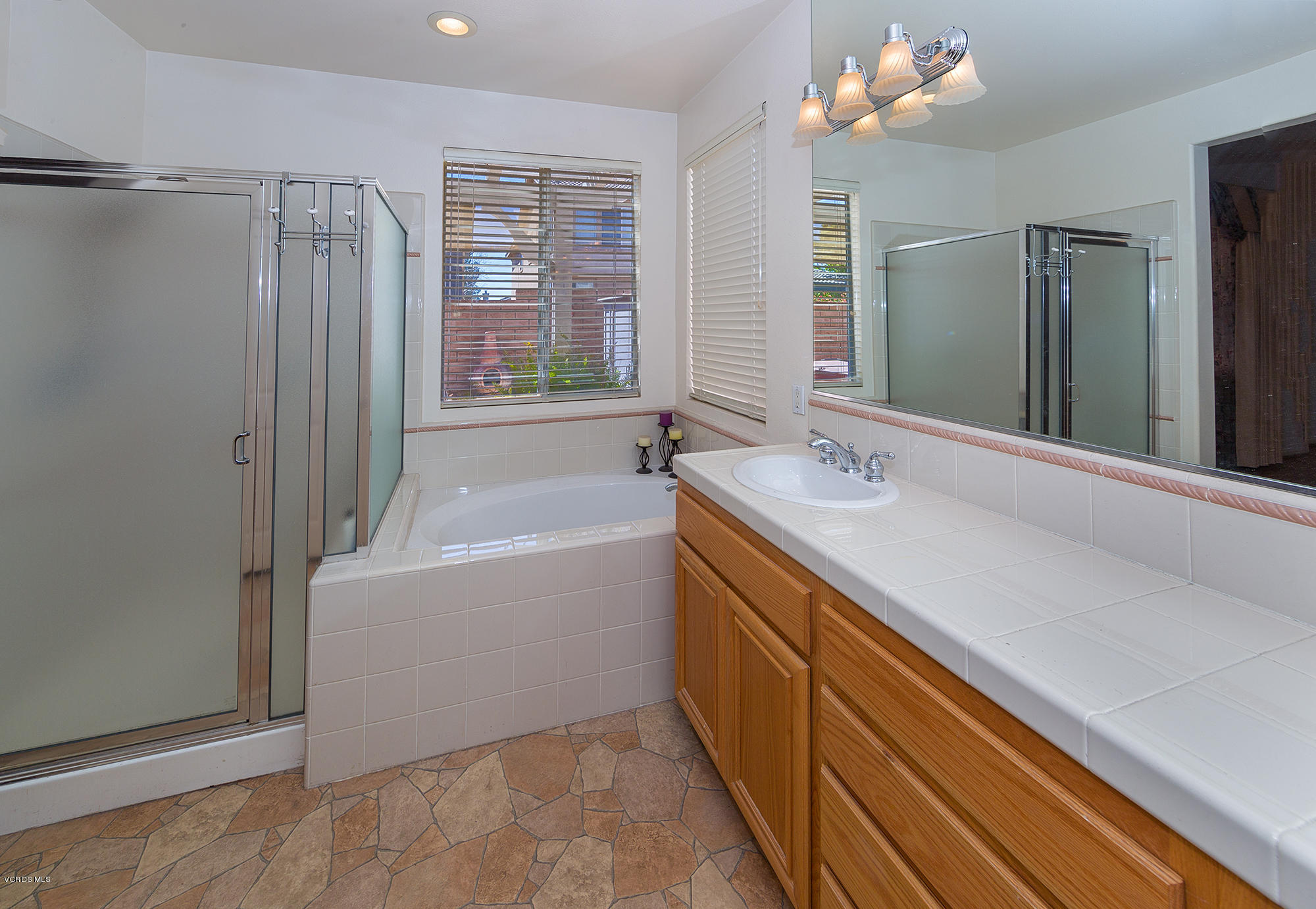 2505 Parade Avenue Simi Valley, CA 93063 - Photo 9 of 14 Master Bathroom