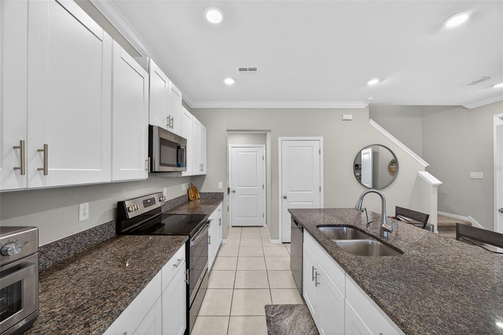 31885 Blue Passing Loop Wesley Chapel, FL 33545 - Photo 7 of 43