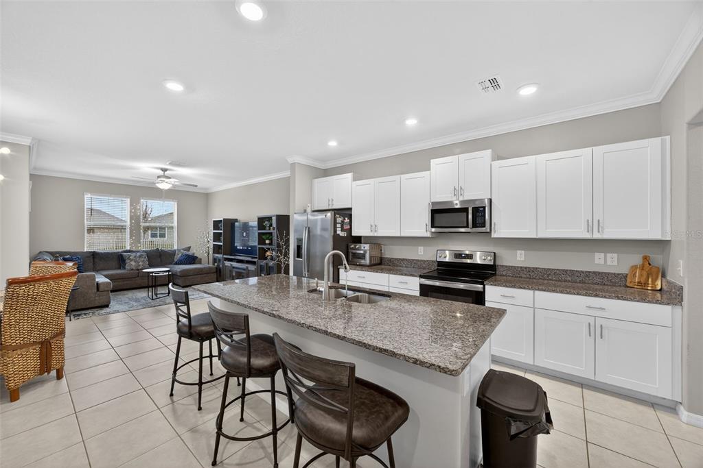 31885 Blue Passing Loop Wesley Chapel, FL 33545 - Photo 10 of 43