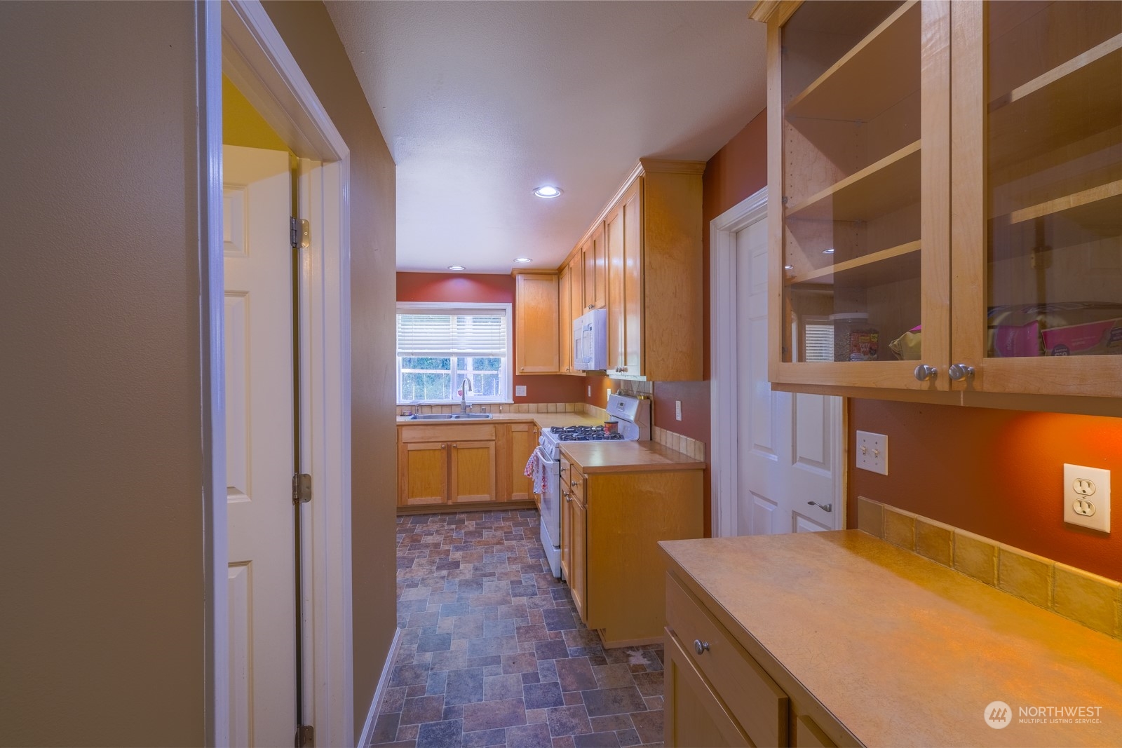 4750 Northeast Johnston Road Poulsbo, WA 98370 - Photo 12 of 37 Gallery Image 12