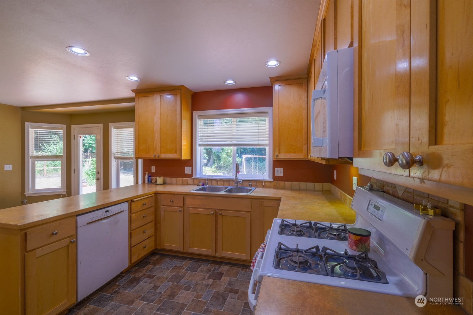 4750 Northeast Johnston Road Poulsbo, WA 98370 - Photo 13 of 37 Gallery Image 13