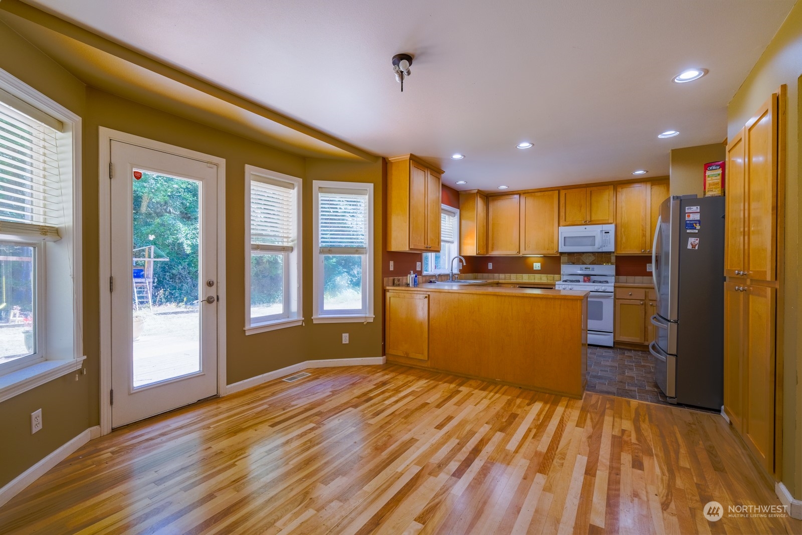4750 Northeast Johnston Road Poulsbo, WA 98370 - Photo 16 of 37 Gallery Image 16