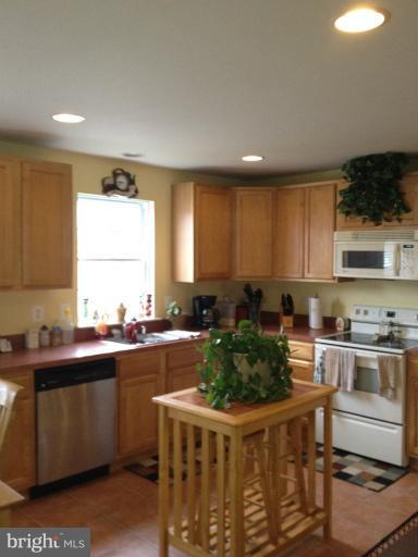 219 Seamaster Road Essex, MD 21221 - Photo 2 of 23 Kitchen