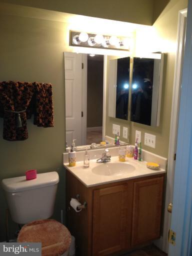 219 Seamaster Road Essex, MD 21221 - Photo 10 of 23 Bath
