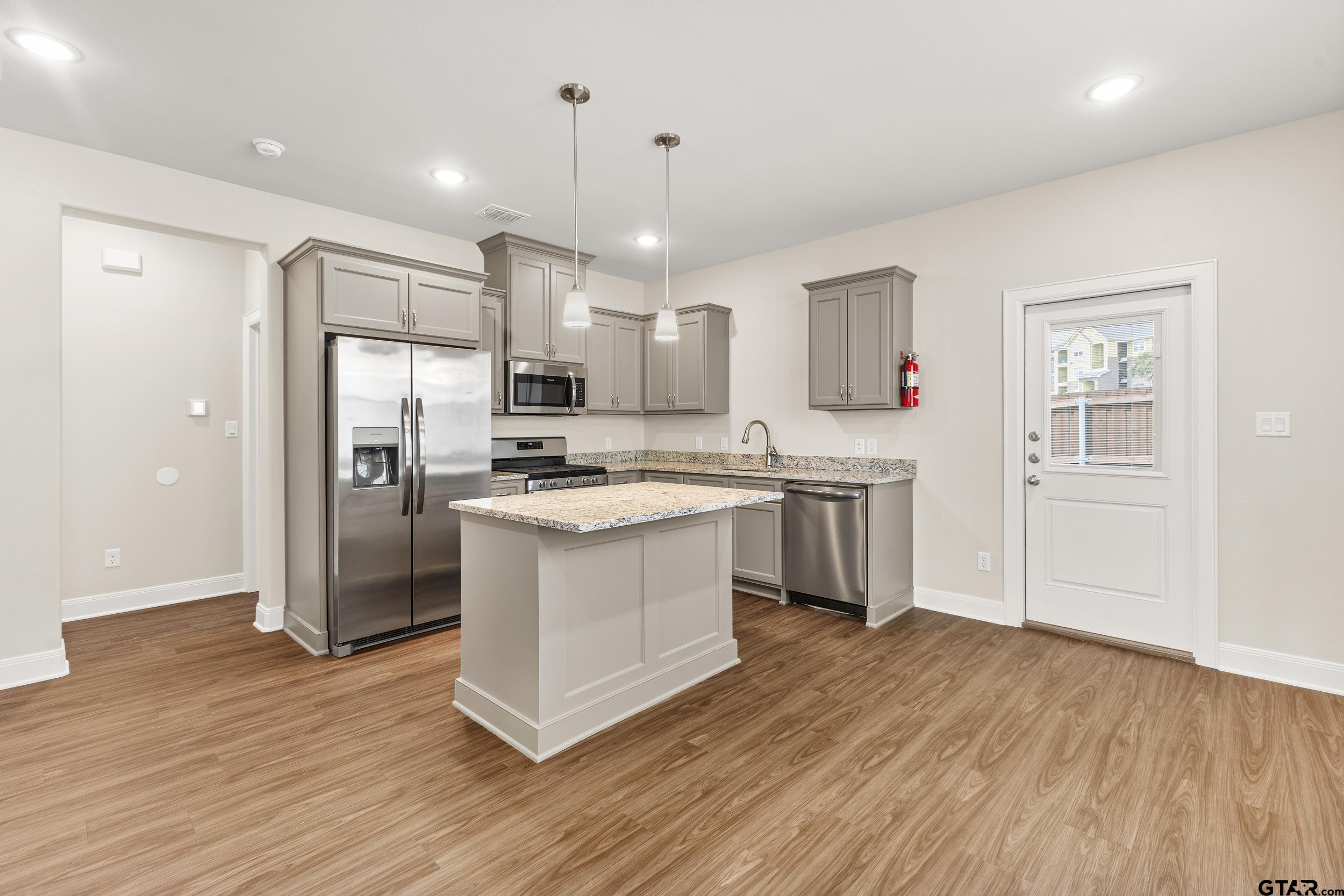 4344 Macnab Drive, Unit 13 Tyler, TX 75707 - Photo 4 of 22