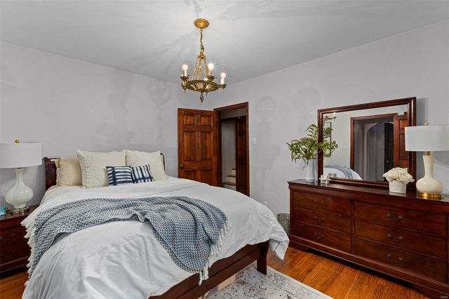 $519,900 | 7363 Goff Avenue, St. Louis, MO 63117