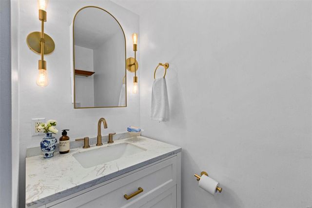 $519,900 | 7363 Goff Avenue, St. Louis, MO 63117