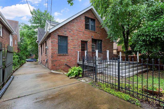 $519,900 | 7363 Goff Avenue, St. Louis, MO 63117
