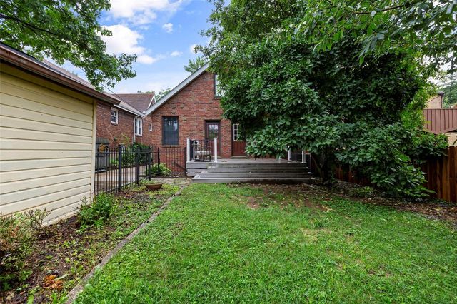 $519,900 | 7363 Goff Avenue, St. Louis, MO 63117
