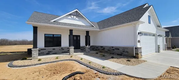 $558,000 | 1438 Montauk Road, Troy, IL 62294