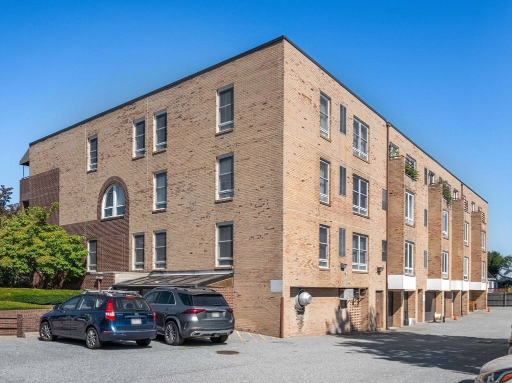 314 Riverside Avenue, Unit 305 Medford, MA 02155 - Photo 23 of 26
