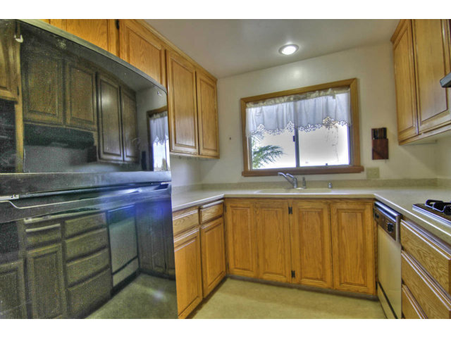 1073 Paloma Road Del Rey Oaks, CA 93940 - Photo 12 of 25 Gallery Image 12