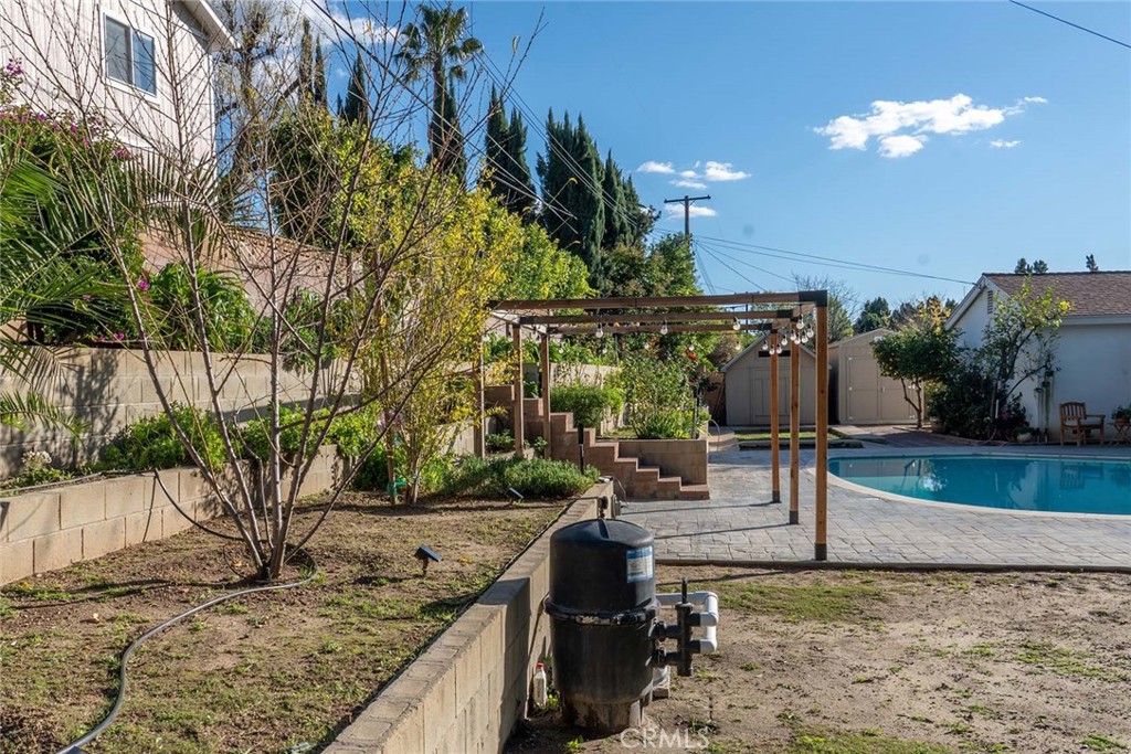 10560 Limerick Avenue Chatsworth, CA 91311 - Photo 41 of 43 a view of outdoor space and yard