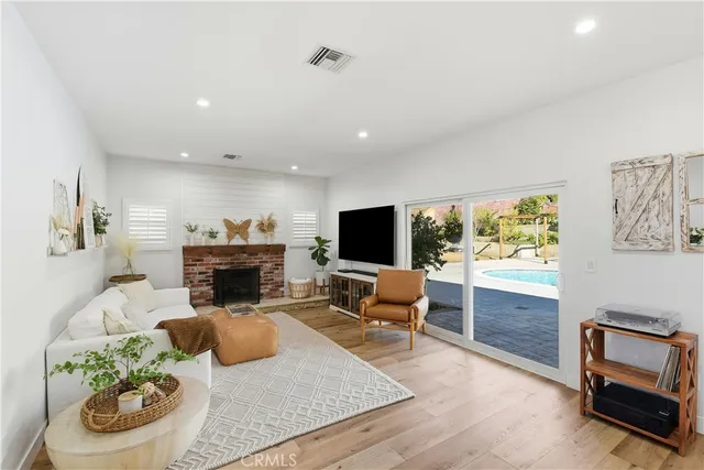 $1,190,000 | 10560 Limerick Avenue, Chatsworth, CA 91311