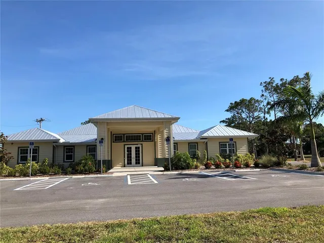 a view of a dinning room with furniture