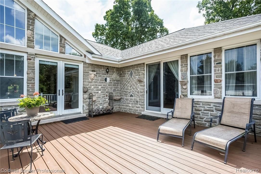 21591 Garfield Road Northville, MI 48167 - Photo 72 of 90 TREX DECKING