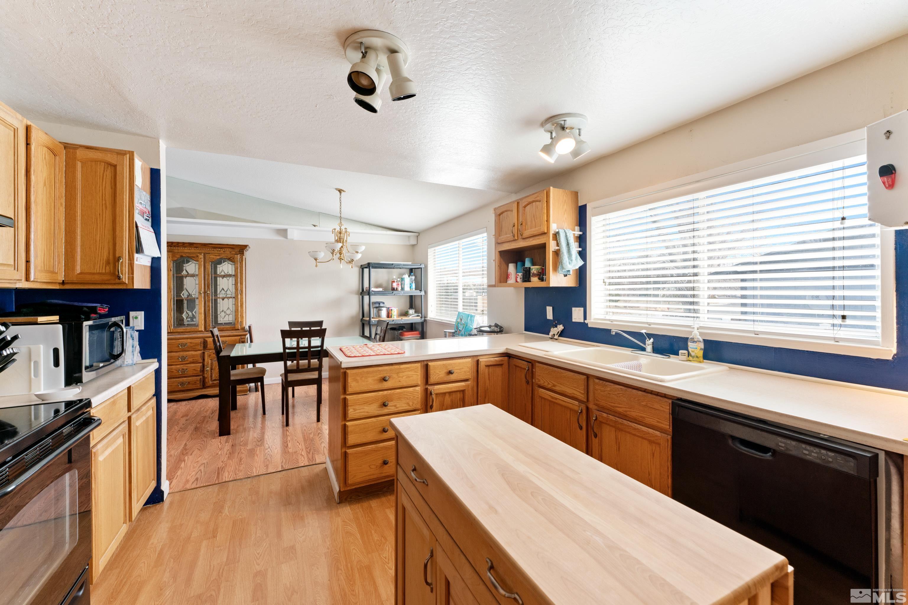 4465 Reggie Road Reno, NV 89502 - Photo 11 of 38 Photo 11