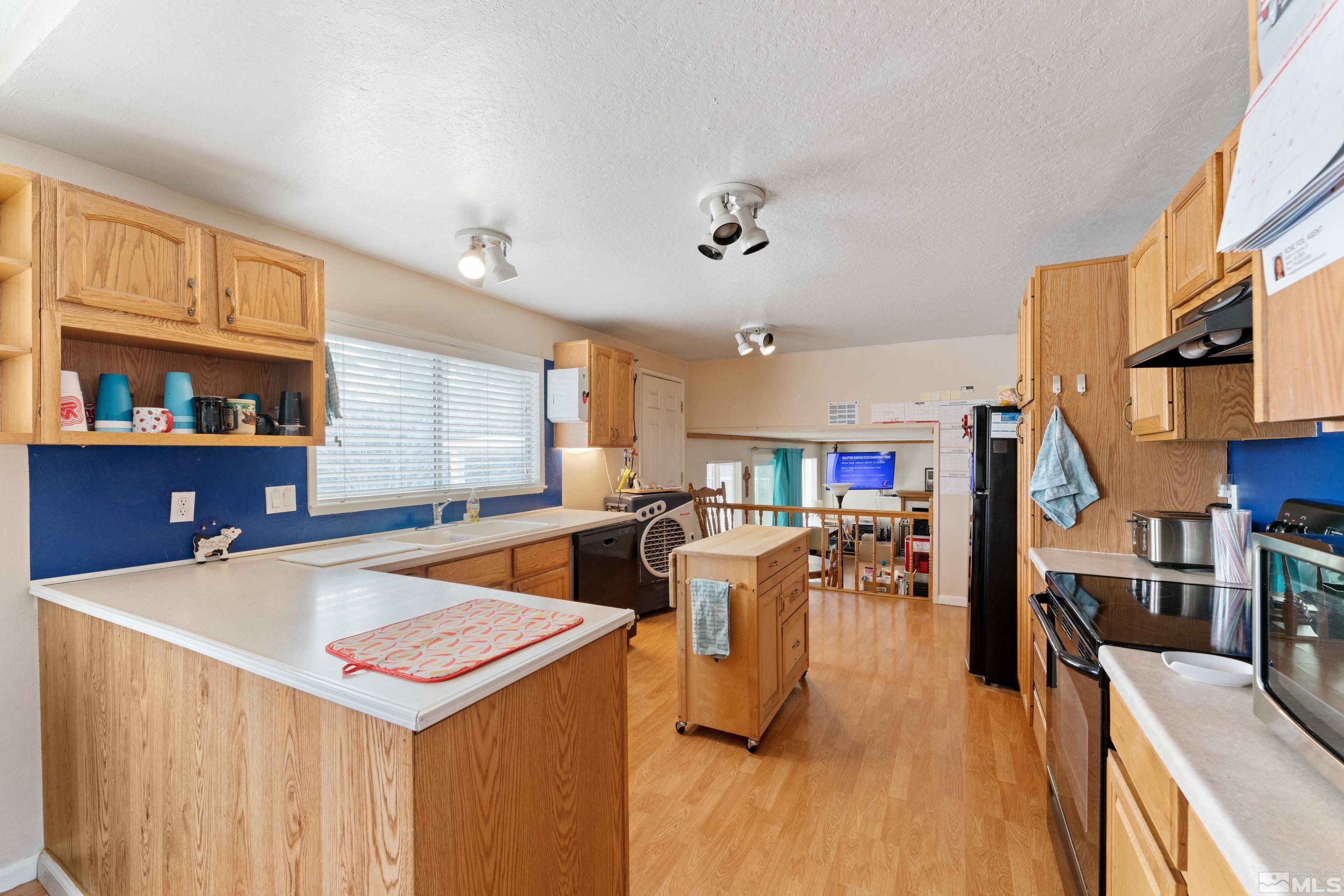 4465 Reggie Road Reno, NV 89502 - Photo 9 of 38 Photo 9