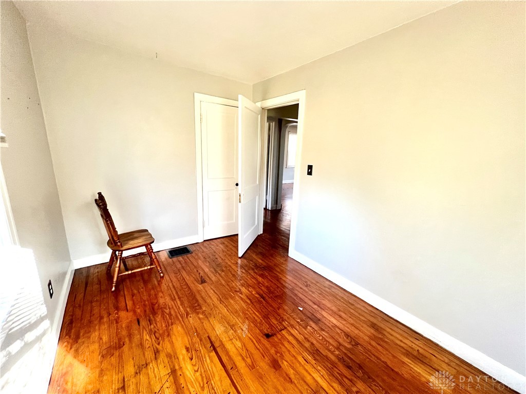 3145 Troy Road Springfield, OH 45504 - Photo 6 of 32