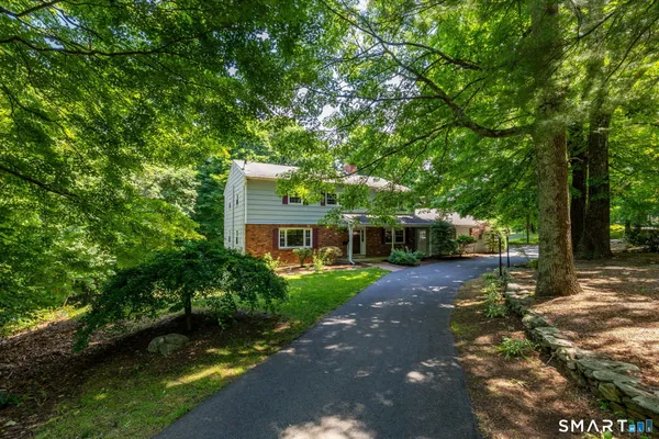 $565,000 | 33 Hurds Hill Road, Woodbury, CT 06798