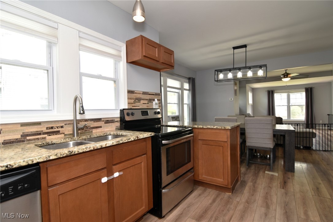 4498 Telhurst Road Cleveland, OH 44121 - Photo 13 of 33
