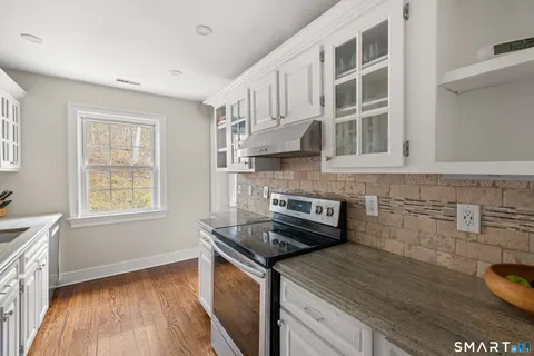 $525,000 | 43 Village Walk, Unit 43, Wilton, CT 06897