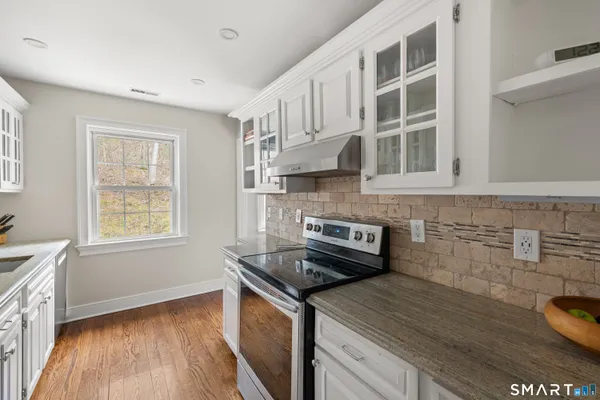 $525,000 | 43 Village Walk, Unit 43, Wilton, CT 06897