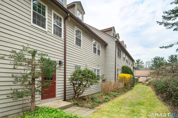 $525,000 | 43 Village Walk, Unit 43, Wilton, CT 06897