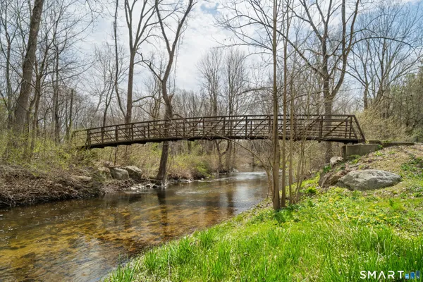 $525,000 | 43 Village Walk, Unit 43, Wilton, CT 06897