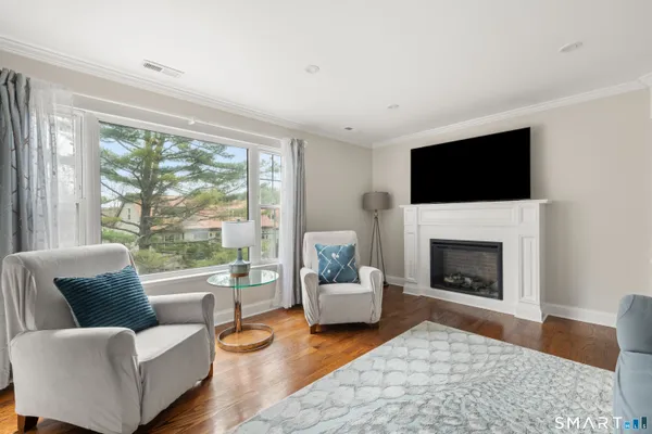 $525,000 | 43 Village Walk, Unit 43, Wilton, CT 06897