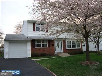 720 Stratford Road Warminster, PA 18974 - Photo 1 of 11 Exterior Front
