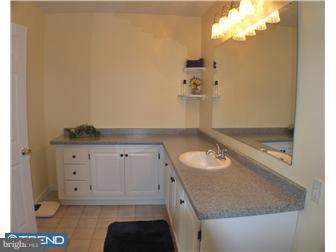 720 Stratford Road Warminster, PA 18974 - Photo 8 of 11 Bathroom