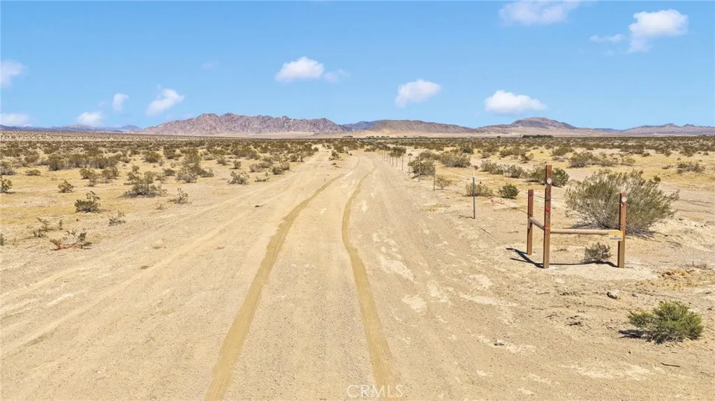 1 Paddington Road Lucerne Valley, CA 92356 - Photo 12 of 14