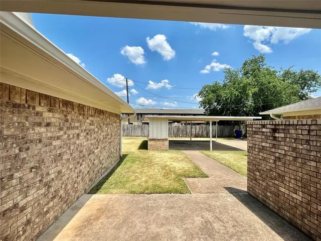 $1,200 | 1917 Yarborough Drive, Sherman, TX 75092