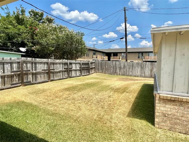 $1,200 | 1917 Yarborough Drive, Sherman, TX 75092