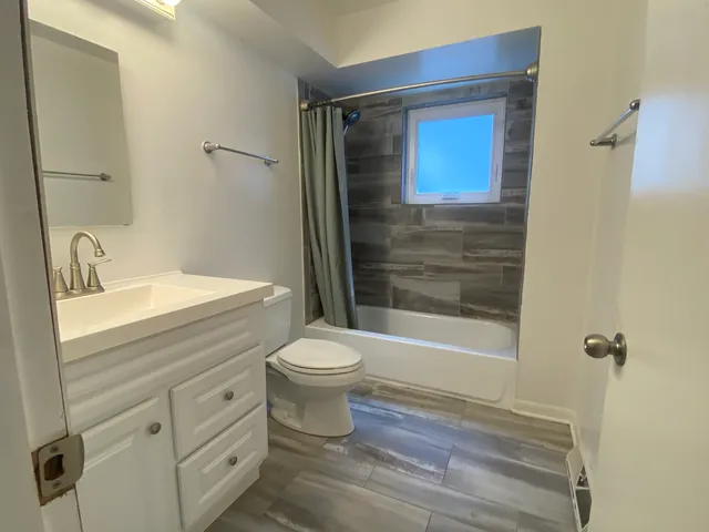 $4,300 | 426 Berteau Avenue, Elmhurst, IL 60126