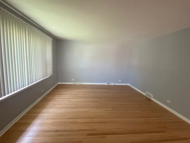 $4,300 | 426 Berteau Avenue, Elmhurst, IL 60126