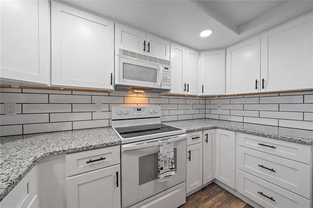 $194,900 | 1703 Bal Harbour Drive, Unit 2, Venice, FL 34293