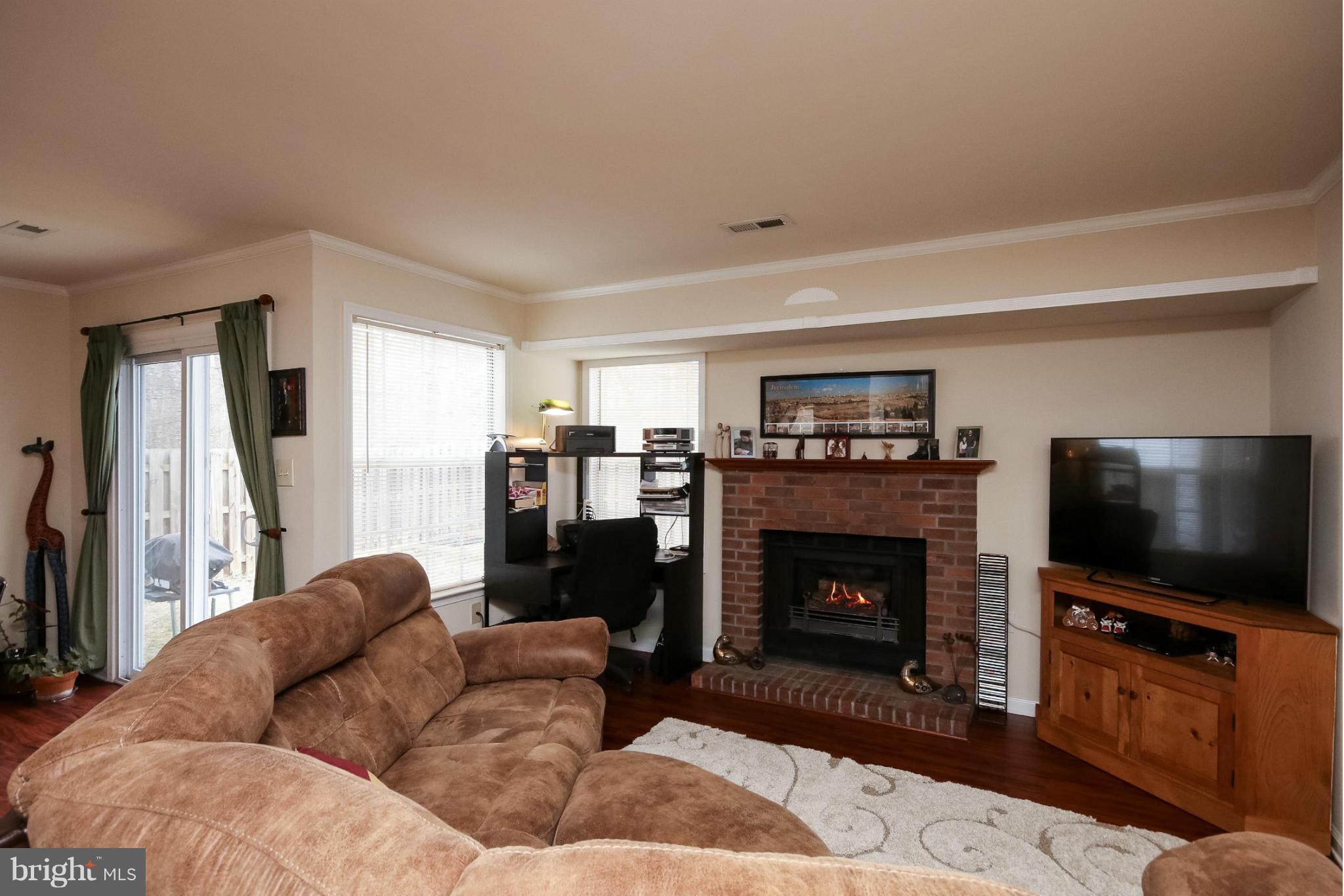 810 Wind Ridge Drive Stafford, VA 22554 - Photo 11 of 27 Living Room