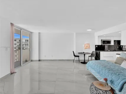 $485,000 | 401 Ocean Drive, Unit 1007, Miami Beach, FL 33139