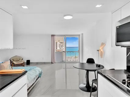 $485,000 | 401 Ocean Drive, Unit 1007, Miami Beach, FL 33139