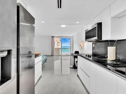 $485,000 | 401 Ocean Drive, Unit 1007, Miami Beach, FL 33139