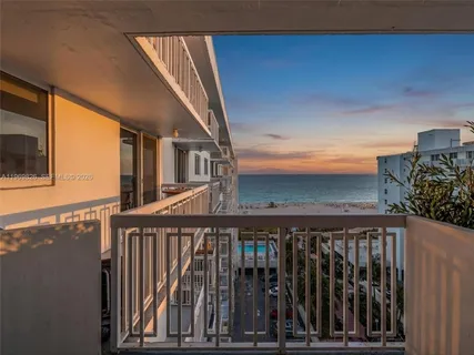 $485,000 | 401 Ocean Drive, Unit 1007, Miami Beach, FL 33139