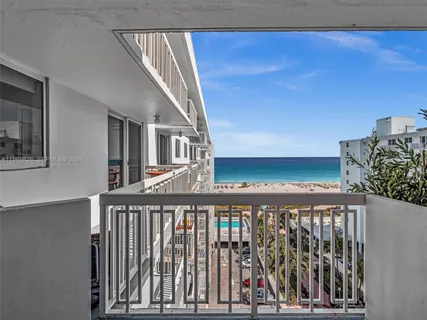 $485,000 | 401 Ocean Drive, Unit 1007, Miami Beach, FL 33139