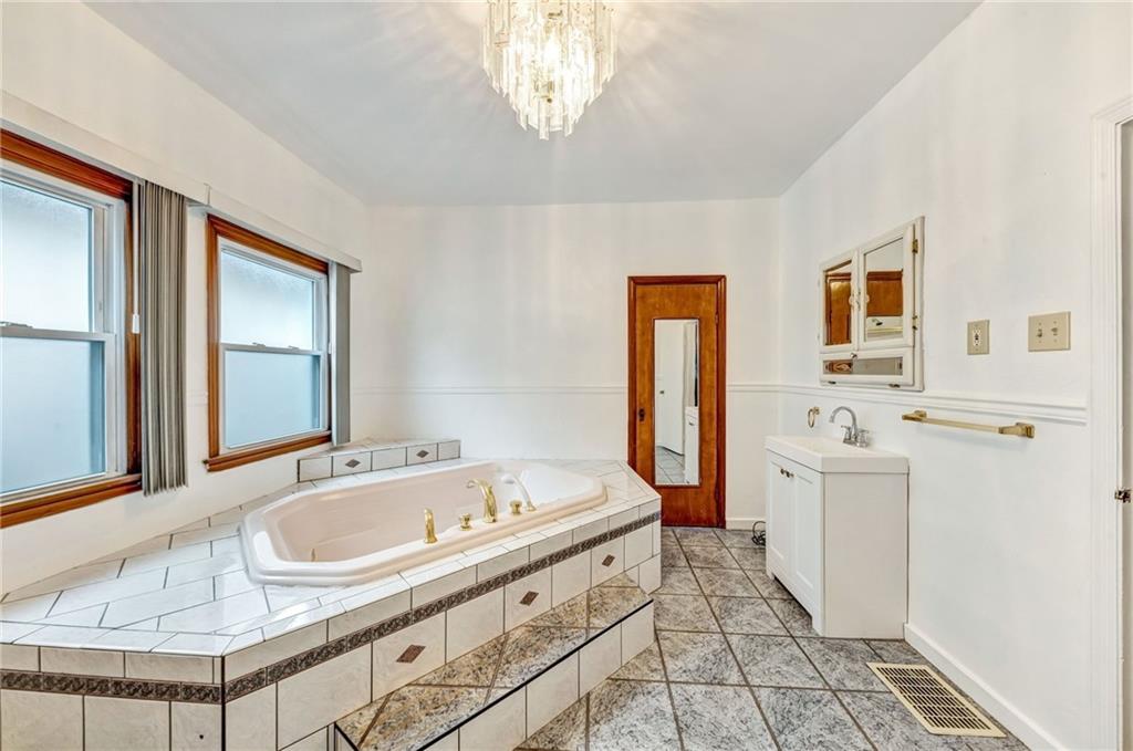 17 Schoen Street McKees Rocks, PA 15136 - Photo 7 of 17 Gallery Image 7